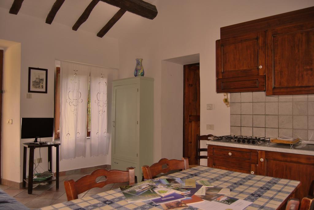 グアルド・タディーノ Casale Degli Uliviヴィラ 部屋 写真