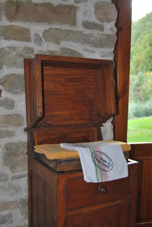 グアルド・タディーノ Casale Degli Uliviヴィラ 部屋 写真