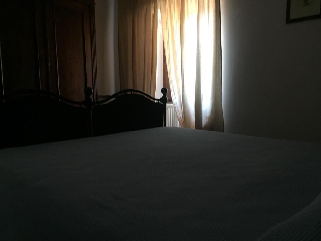 グアルド・タディーノ Casale Degli Uliviヴィラ エクステリア 写真